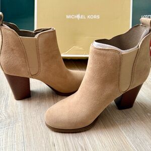 Michael Kors  camel leather Ankle Booties for Women size 7M